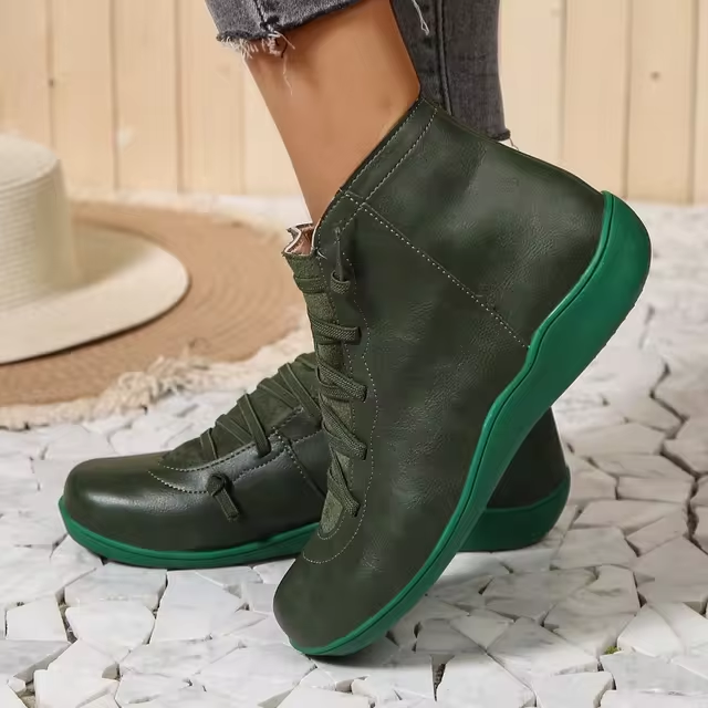 Emma: Vintage Snow Boots