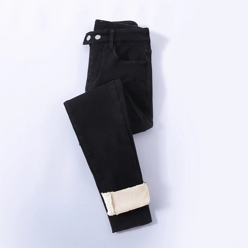 Kaarina Winterjeans: schmeichelhafte Passform und wärmendes Material