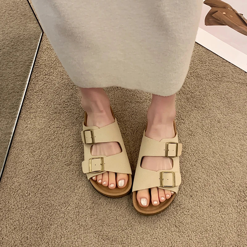 Laura® | Modische Zehentrenner als flache Strandsandalen