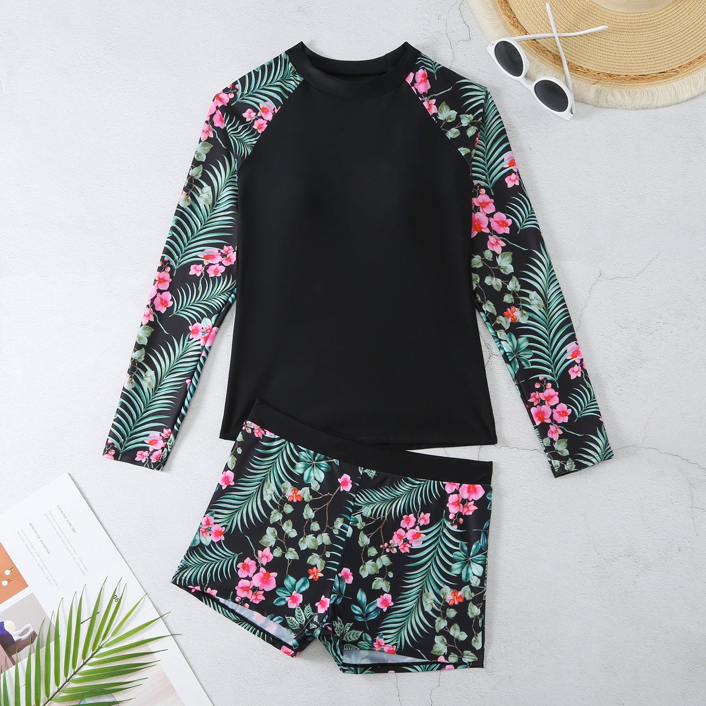 Langärmliger UV-Schutz Rashguard und Surfshorts für Damen von MODEGEIST