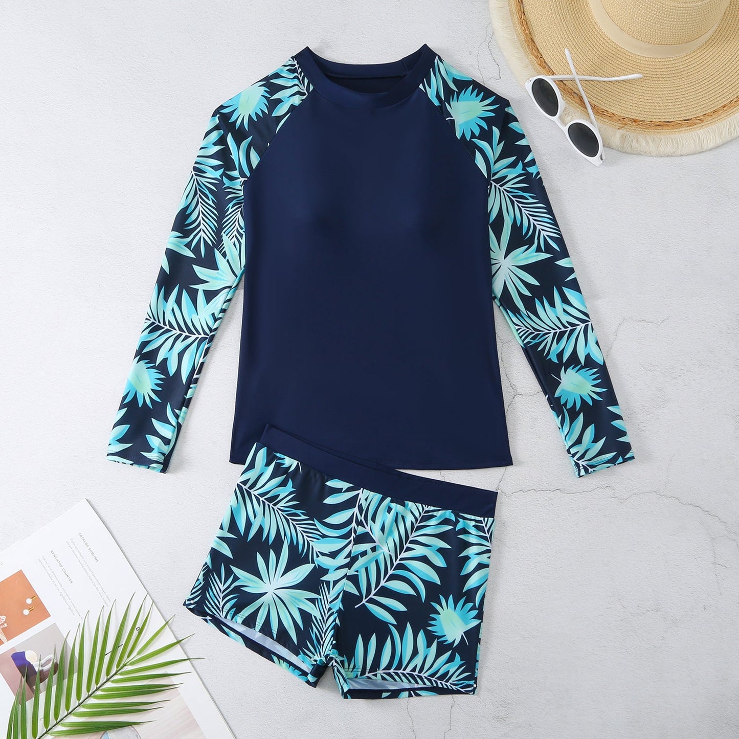 Langärmliger UV-Schutz Rashguard und Surfshorts für Damen von MODEGEIST