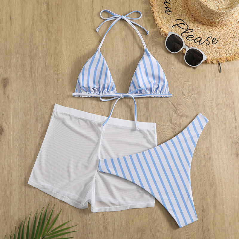 Trendiger Damen-Bikini mit Shorts und Streifen