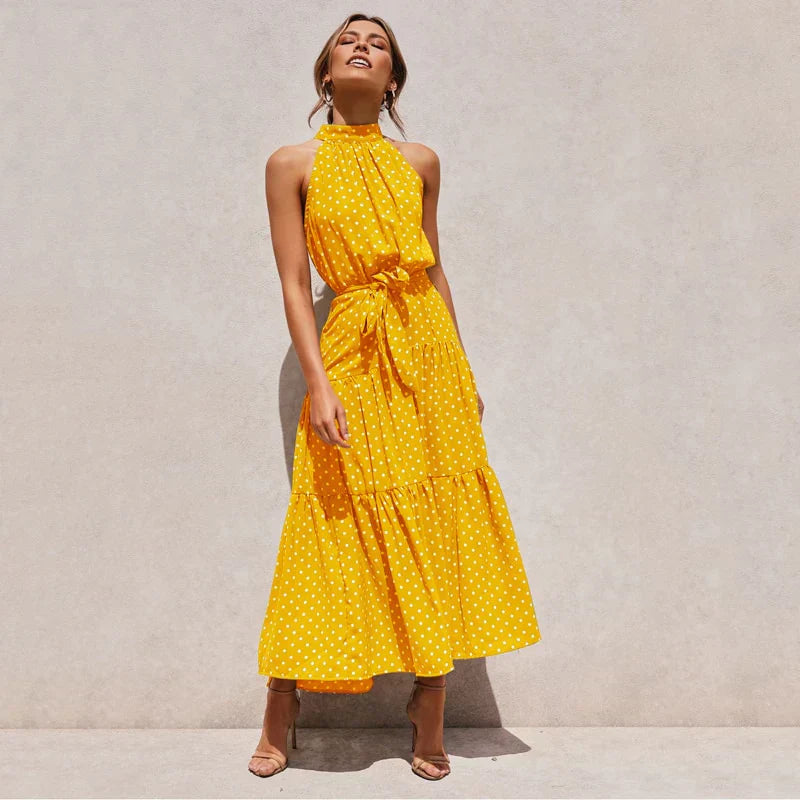 Roisin: Luxuriöses Neckholder-Kleid mit Punkten