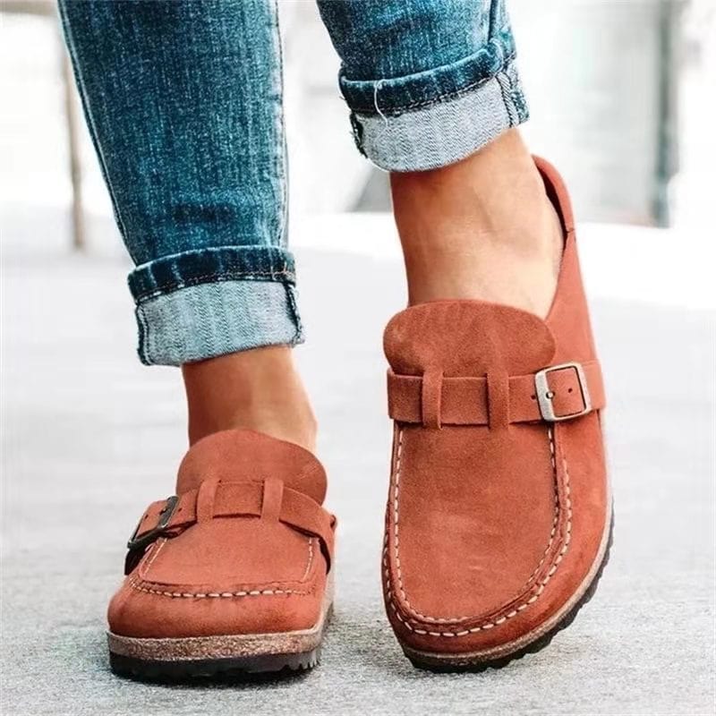 Yelena: stylische Sandalen im Retro-Look
