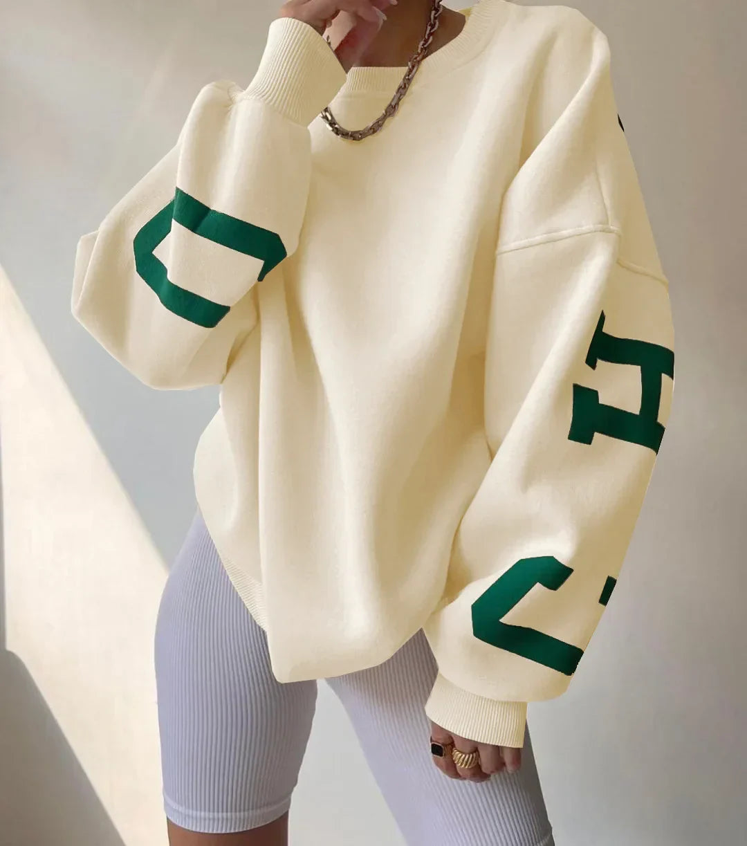 Große Chandra Sweatshirts