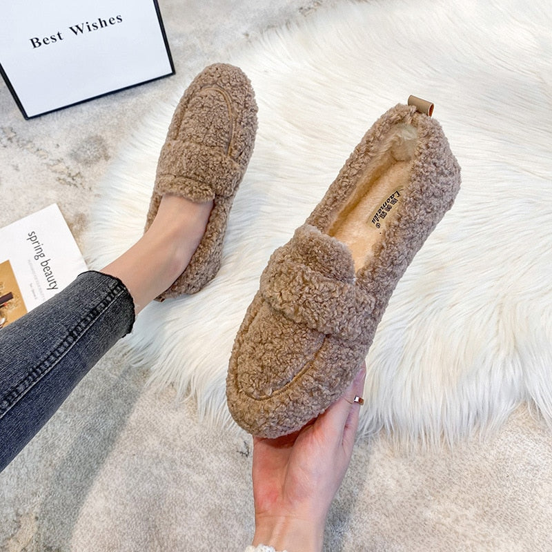 Lira – Elegant Luxury Slippers