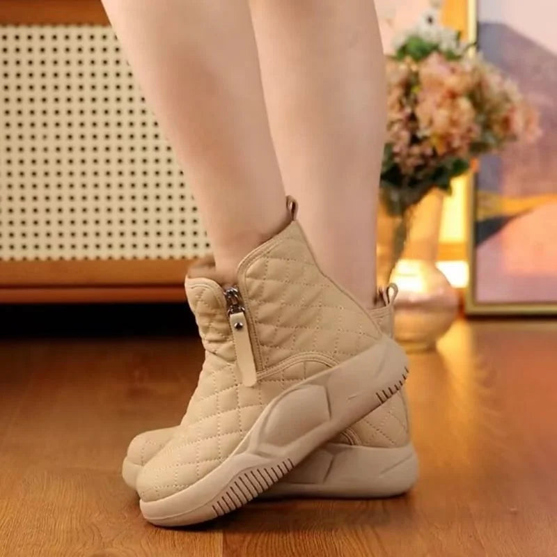Wadenhohe Damen-Winterstiefel mit Steppung