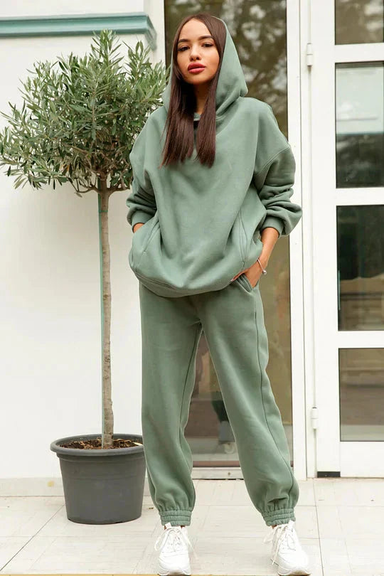 Fudus Hoodie und Jogginghose mit praktischen Taschen