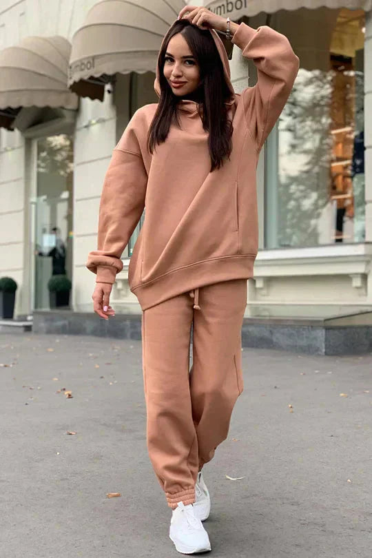 Fudus Hoodie und Jogginghose mit praktischen Taschen
