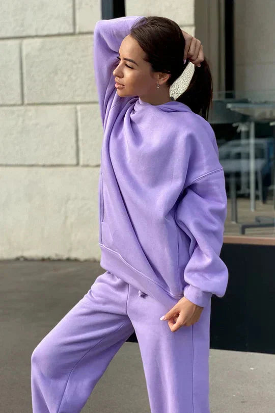 Fudus Hoodie und Jogginghose mit praktischen Taschen