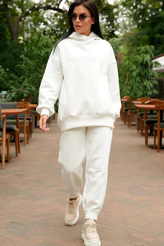 Fudus Hoodie und Jogginghose mit praktischen Taschen