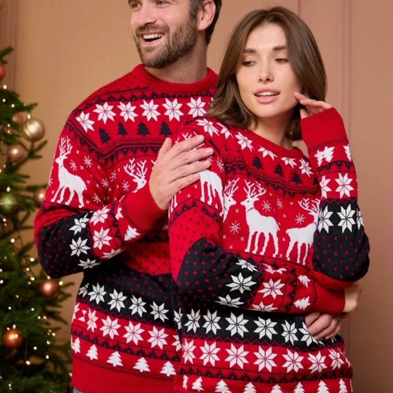 Weihnachtliche Strickpullover für Paare zum Fest