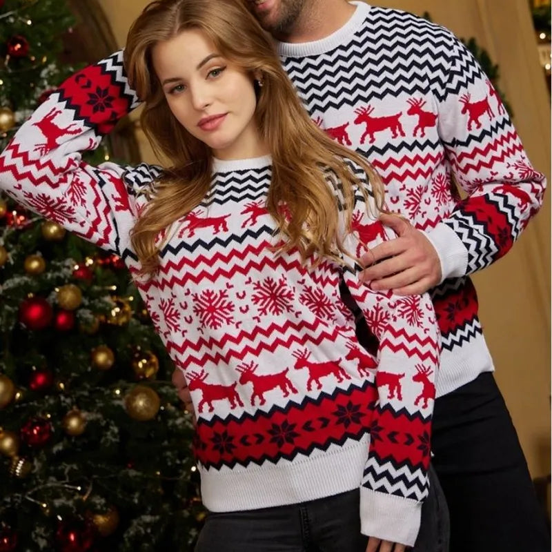 Weihnachtliche Strickpullover für Paare zum Fest