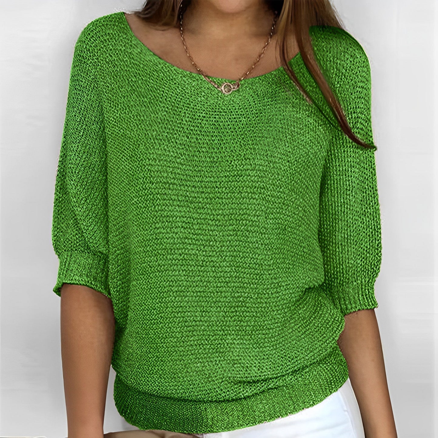 Elegantes Pullover-Shirt von Leonie mit Halfter-Ausschnitt
