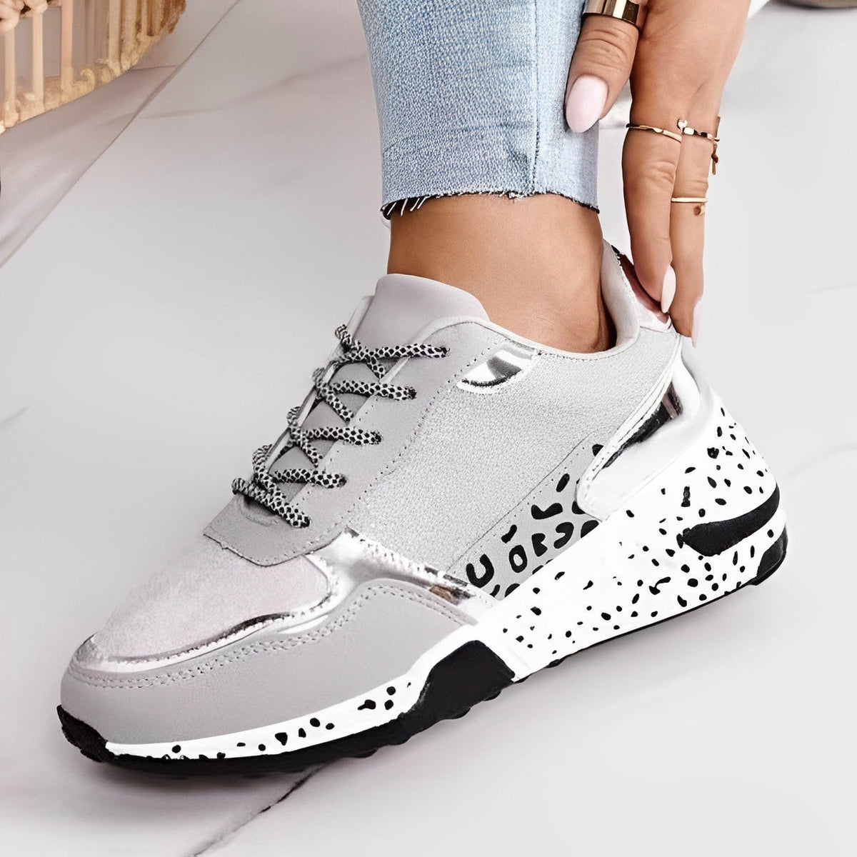 Komfortable orthopädische Sneaker von Delora