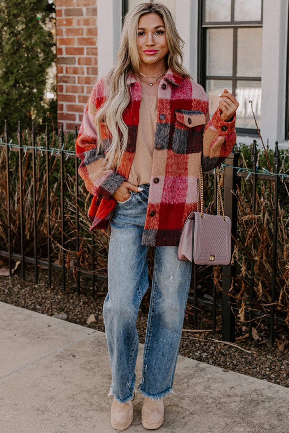 ModeGeist | Geräumige Karierte Orange Freizeitjacke mit Pattentaschen und Knöpfen