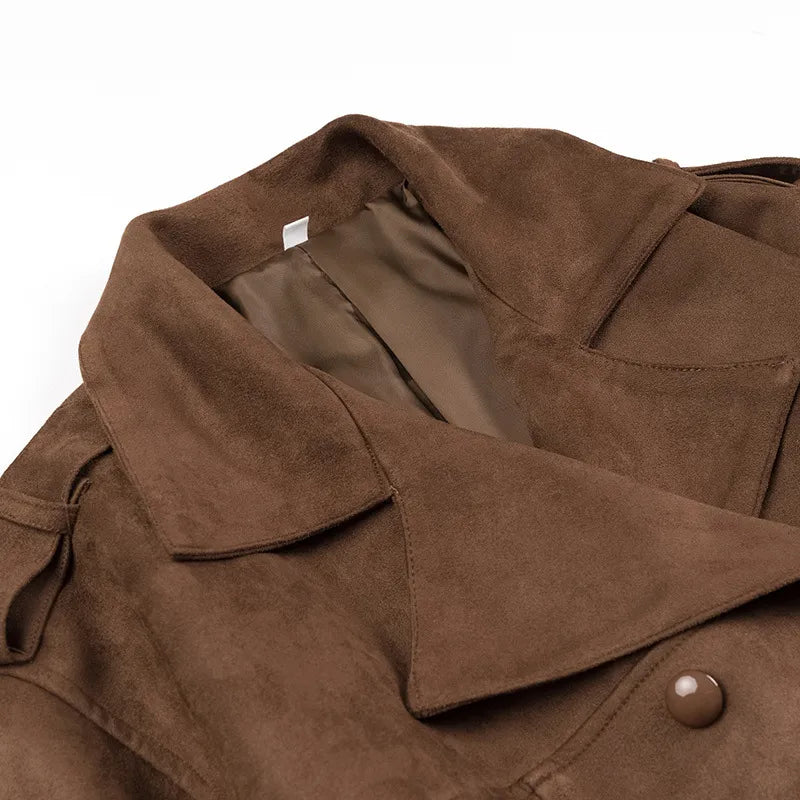 ModeGeist | Trenchcoat mit doppelter Knopfleiste und Revers aus Velours Alana