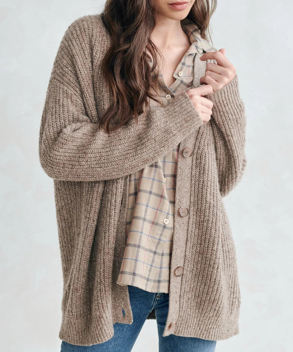 ModeGeist | Wunderschöner Cardigan mit V-Ausschnitt