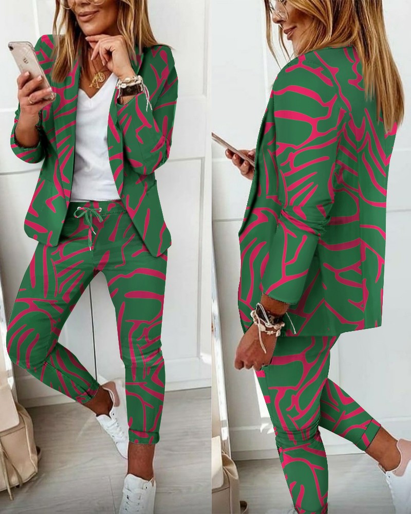 Blazer und Damenhose Anzug