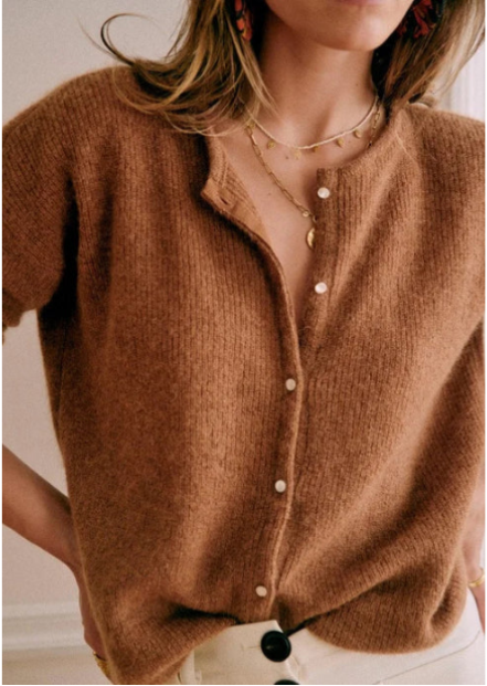 ModeGeist | Damen Cardigan mit V-Ausschnitt und Knöpfen