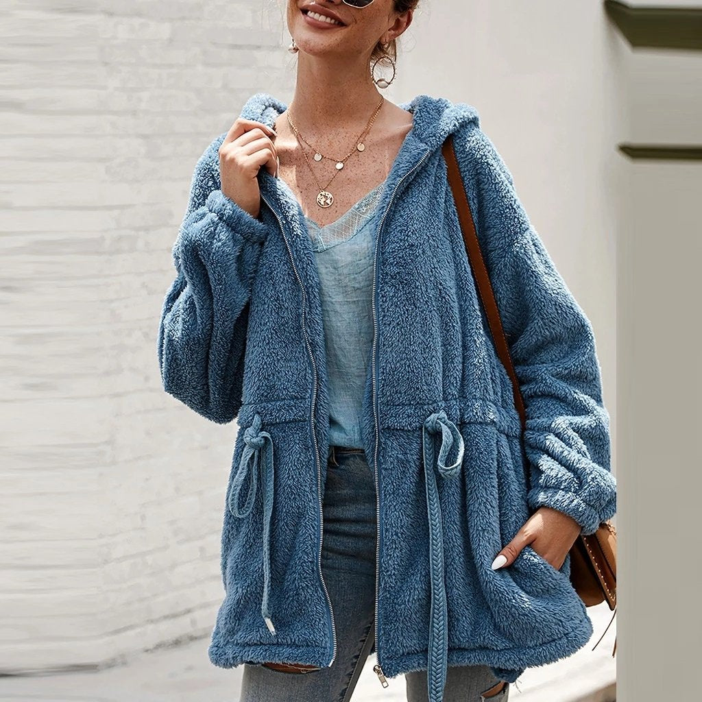 ModeGeist | Teddyjacke - Weicher Plüsch - Kapuze & Reißverschluss - Oversized Passform - Taschen