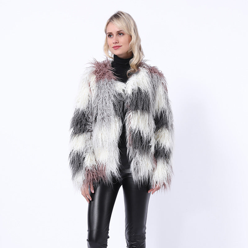 Damen Modische Kunstpelzjacke mit auffälligem Design ModeGeist