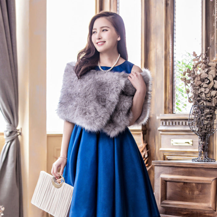 Damen Eleganter Pelzüberwurf mit weichem, voluminösem Design ModeGeist