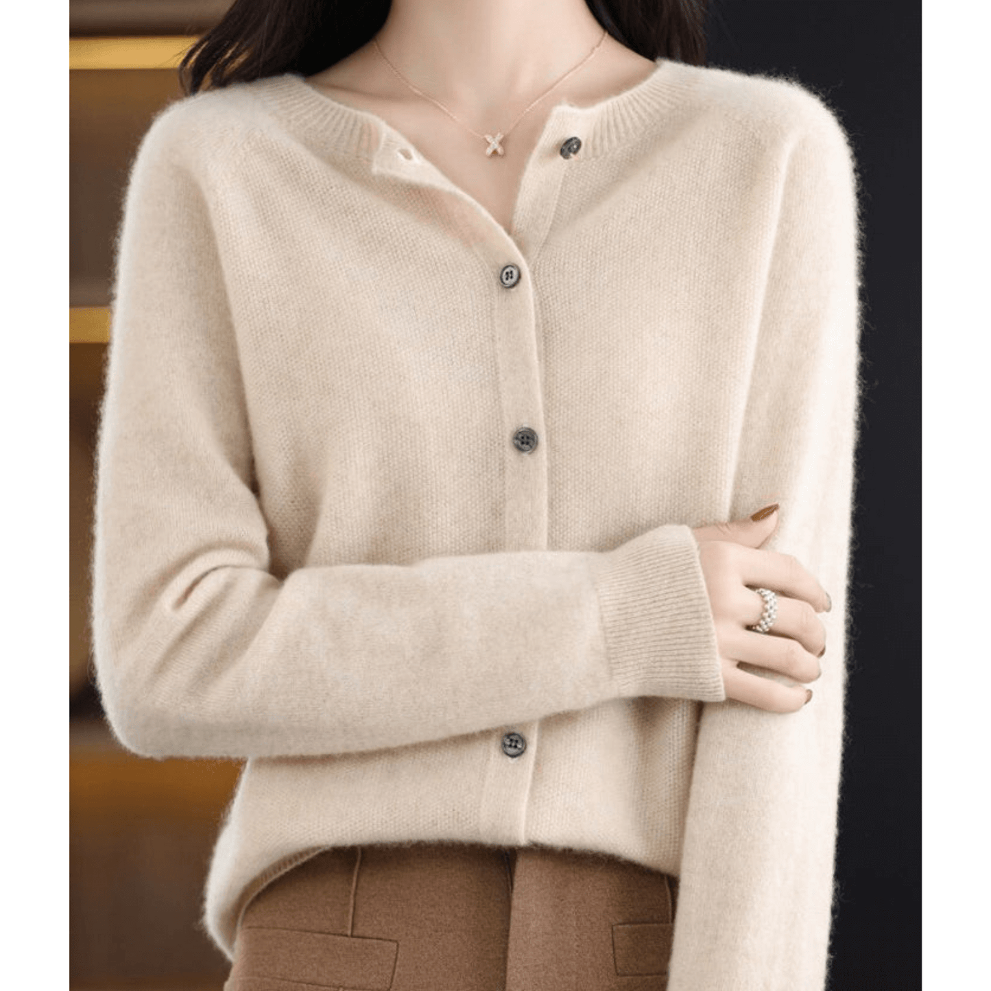ModeGeist | Damen Feinstrickjacke Mit Rundhalsausschnitt