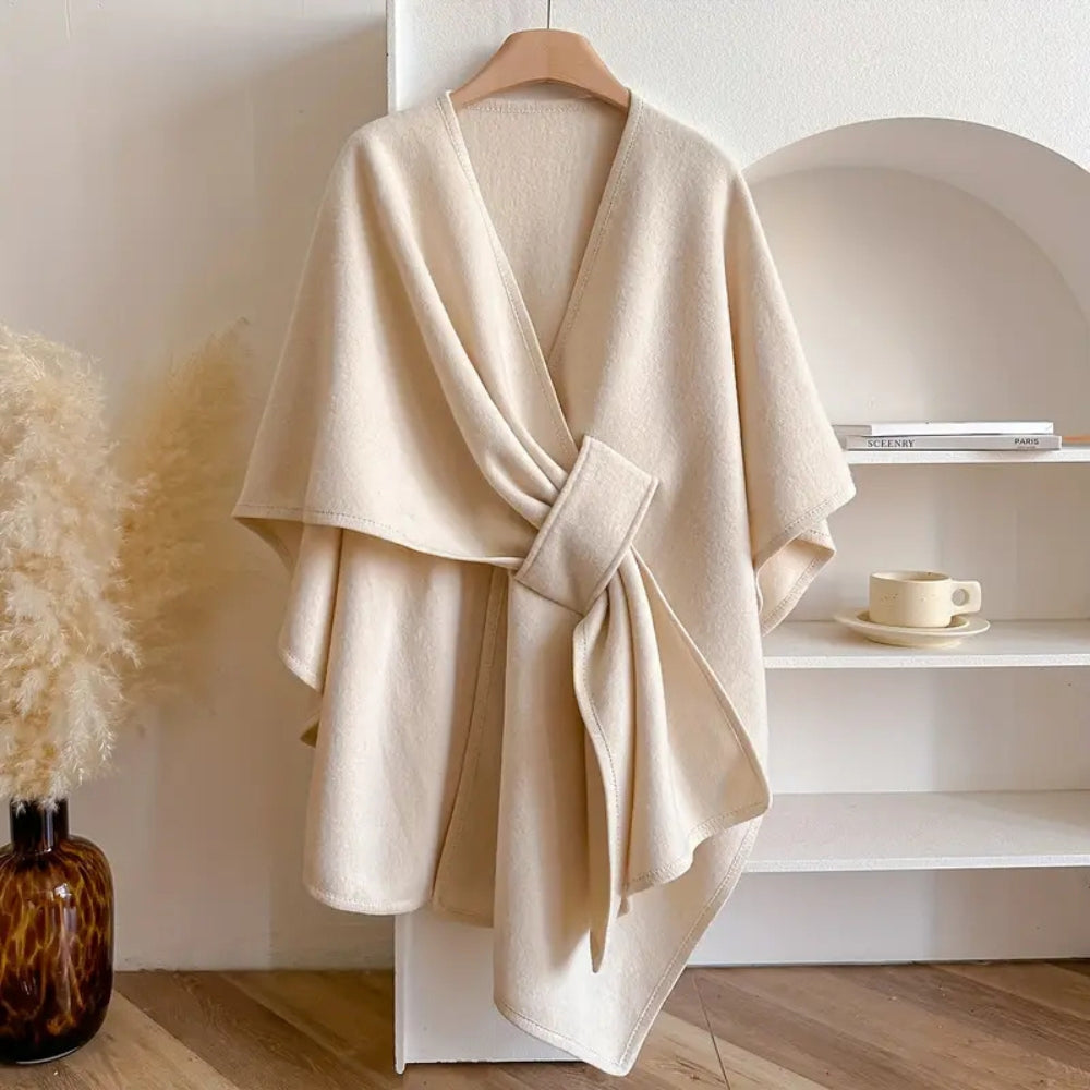 ModeGeist | Windbreaker Jacke mit Eleganter Drapierung