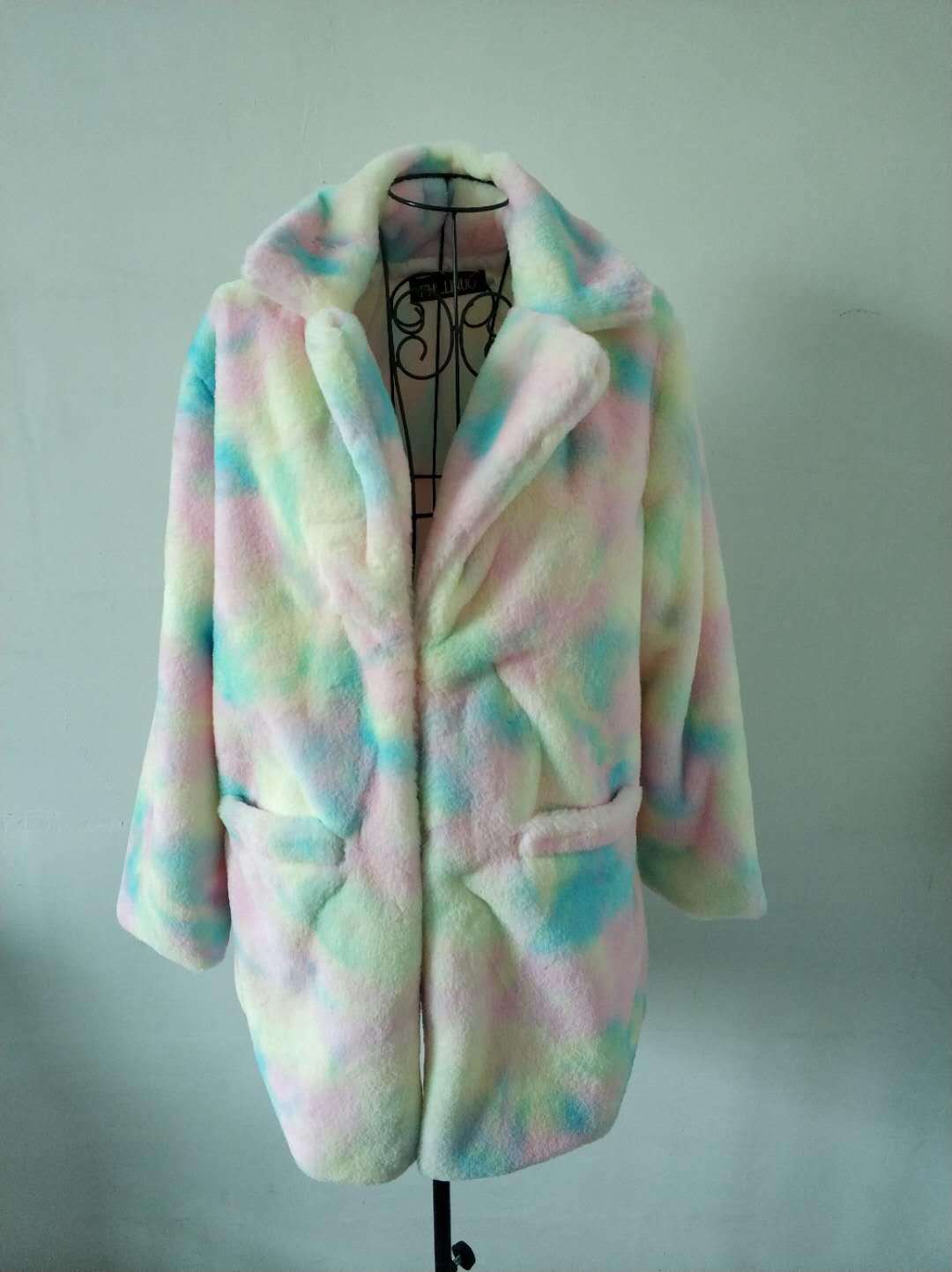 Damen Flauschige Langjacke aus Kunstpelz mit Kapuze ModeGeist