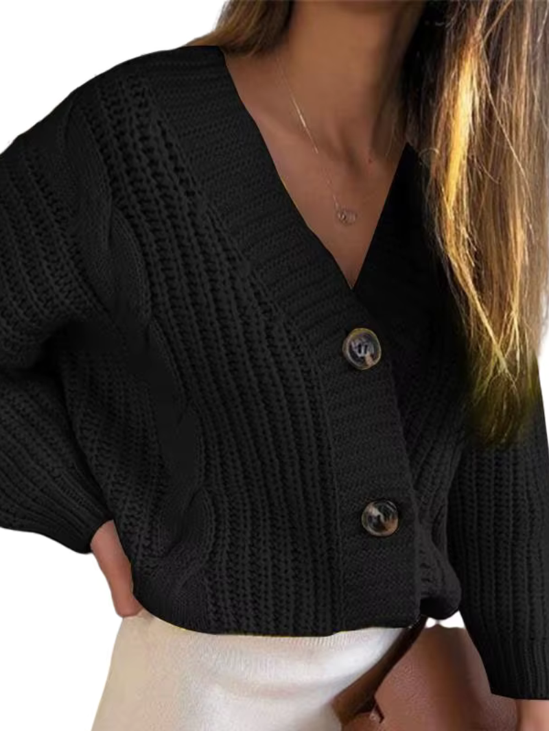 ModeGeist | Der Grobe Strickcardigan mit Zopfmuster & Charakter