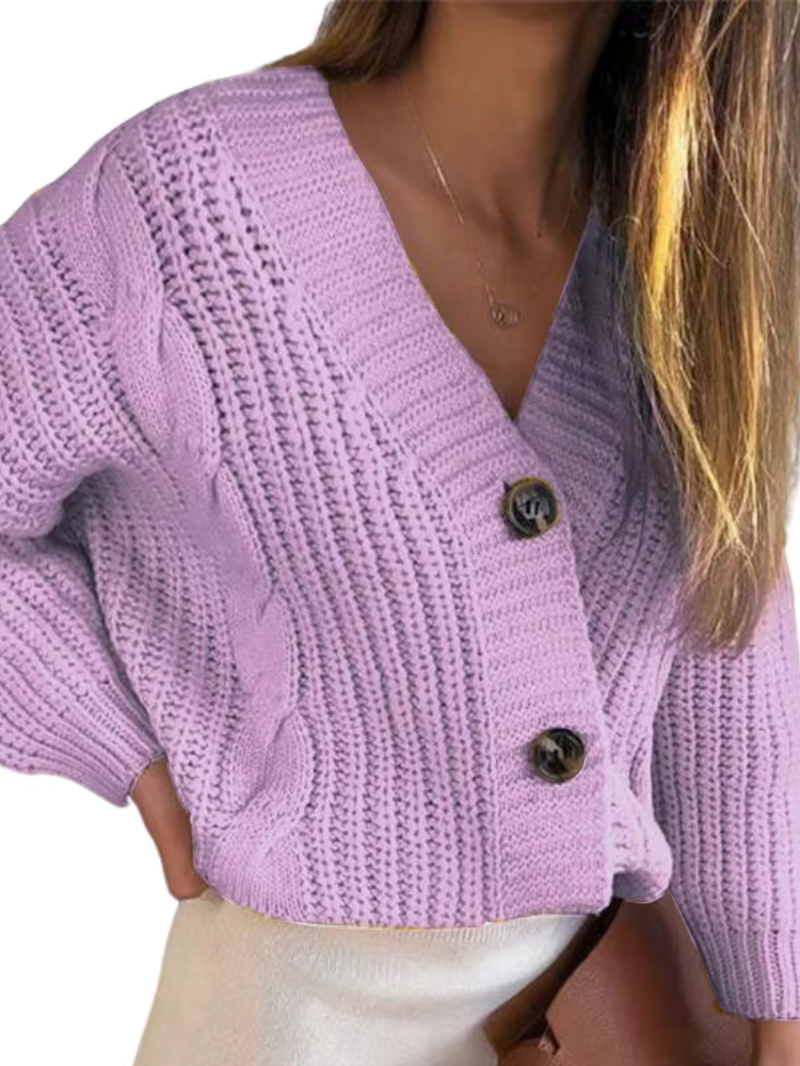 ModeGeist | Der Grobe Strickcardigan mit Zopfmuster & Charakter