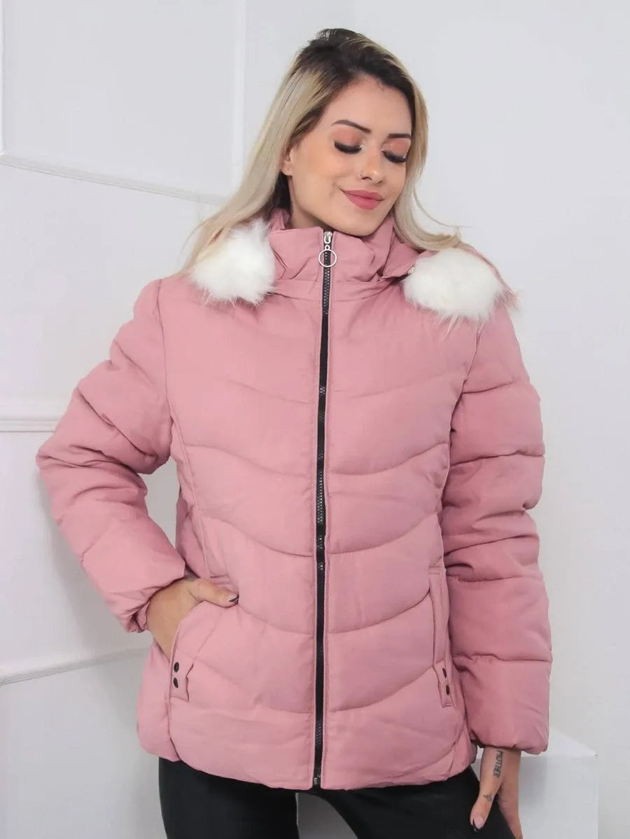 Steppjacke von Leynira mit grüner Farbe und Fellkapuze