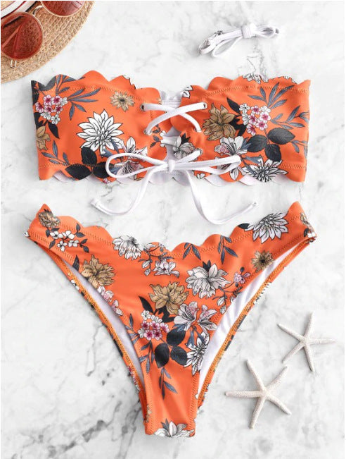 Modischer Damen-Bikini mit Blumenmuster und Schnürung von MODEGEIST