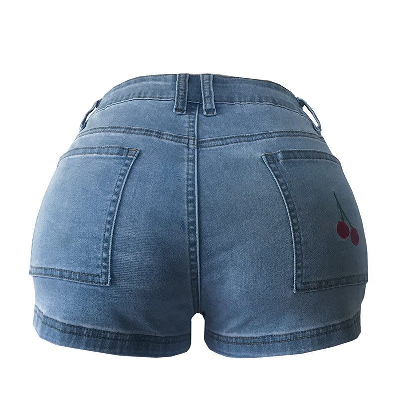 Coole Jeans-Shorts für Damen mit farbenfroher Stickerei und entspannter Passform von MODEGEIST
