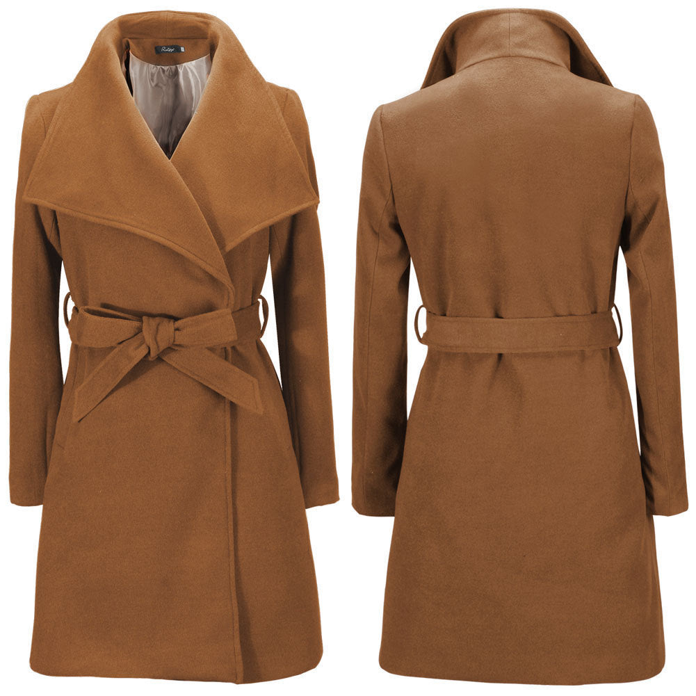 Damen eleganter Wickelmantel mit großem Kragen und Gürteldetail ModeGeist