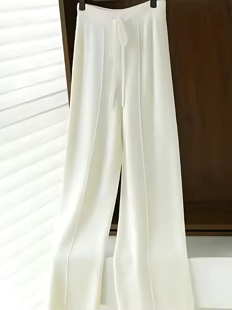 ModeGeist | Die Strickhose mit Weitem Bein für Stilvolle Gemütlichkeit