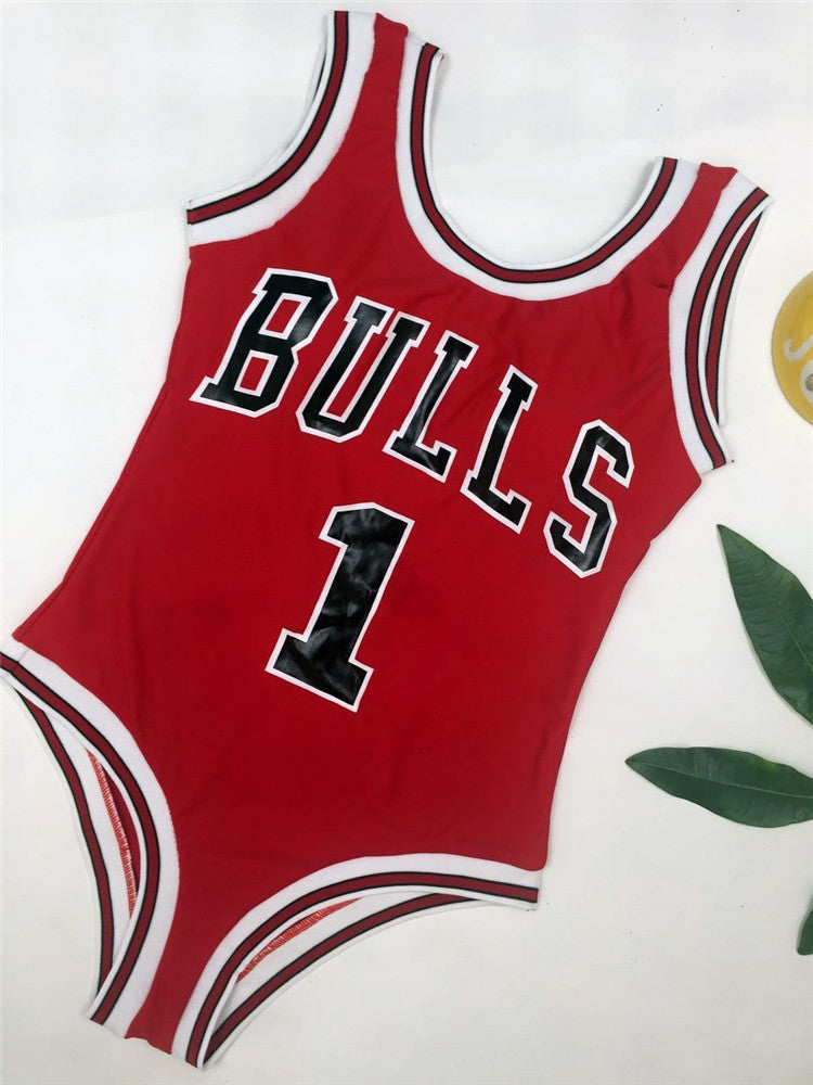 Sportlicher Damen Badeanzug im Basketball-Design von MODEGEIST