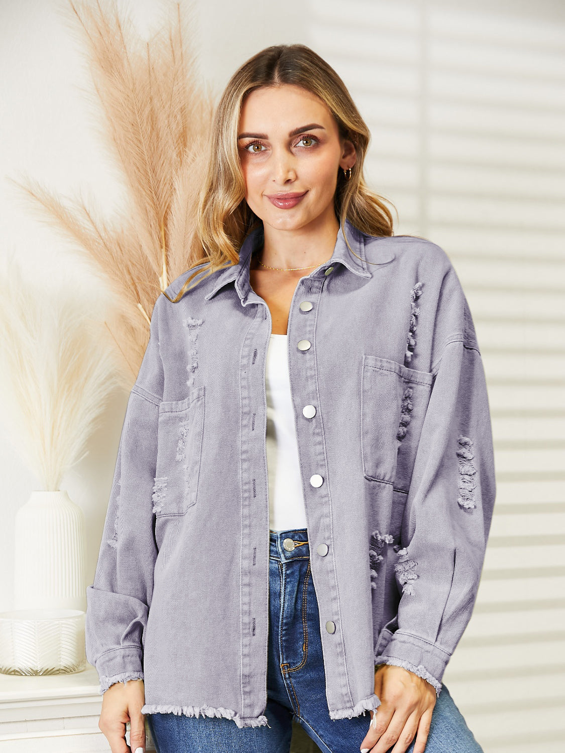 ModeGeist | Zerrissene Rohsaum-Denimjacke