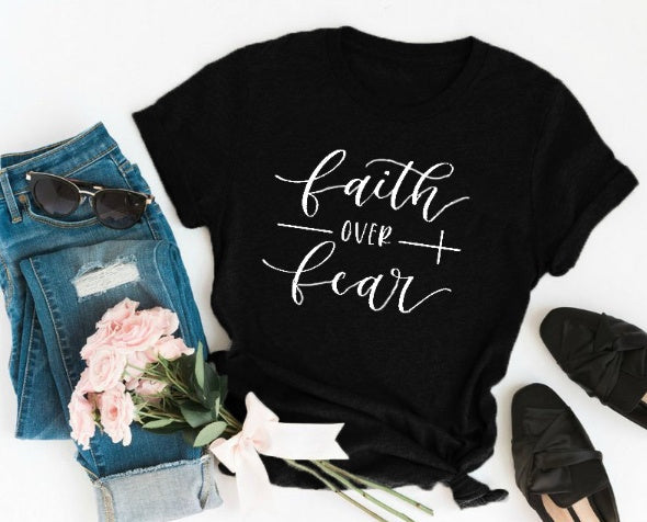 Frauen T-Shirt mit christlichem Glaubens-Aufdruck von Fudus