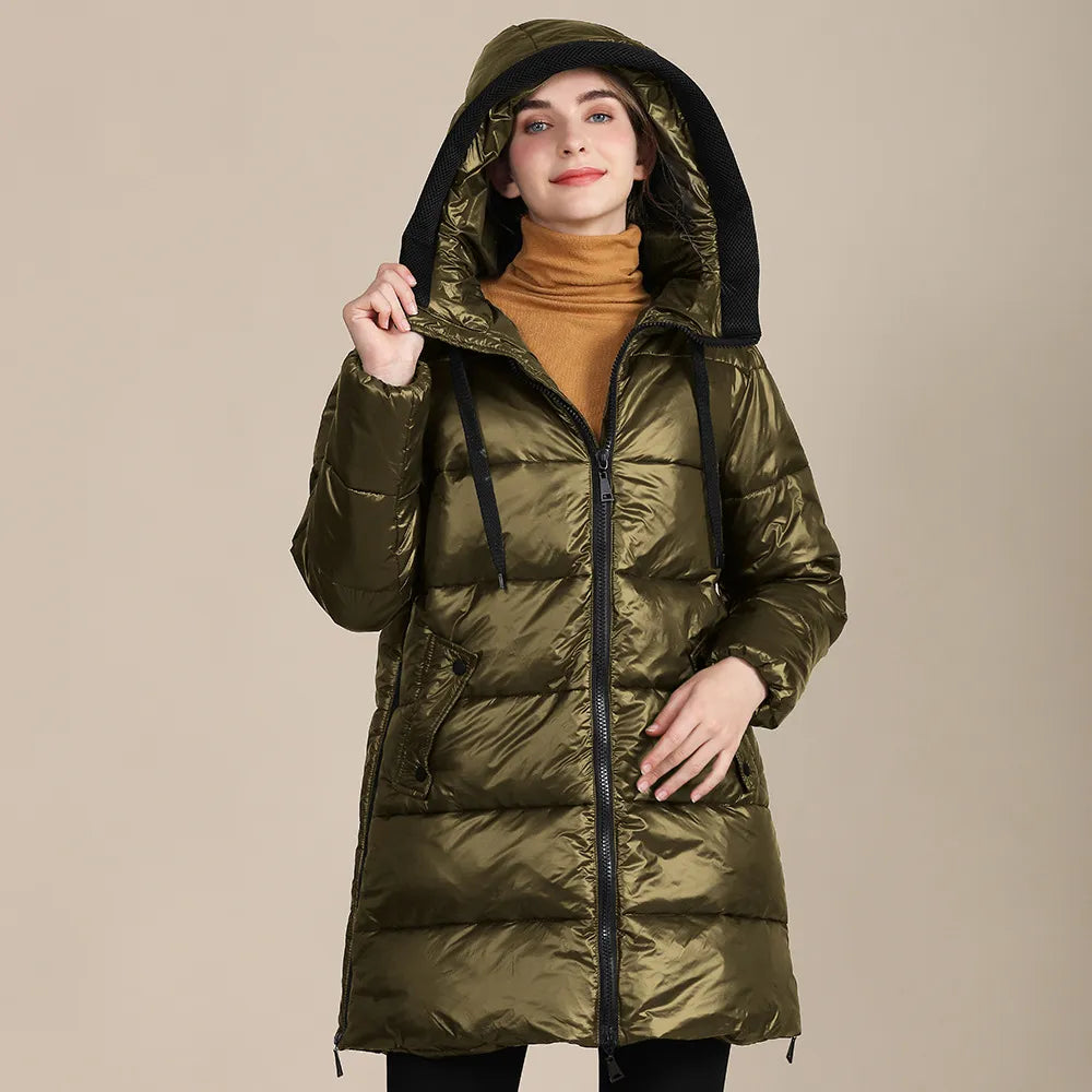ModeGeist | Wattierte Winterjacke mit Kapuze aus glänzendem Nylon für Damen