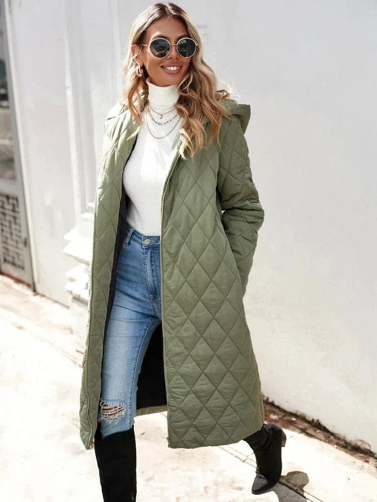 ModeGeist | Kapuzen-Daunenjacke für Damen - lange gep quiltete Jacke