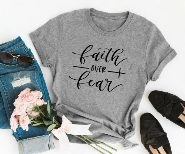 Frauen T-Shirt mit christlichem Glaubens-Aufdruck von Fudus