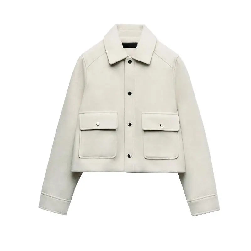 ModeGeist | Lässige Herbstjacke für Damen mit Klappe und Taschen