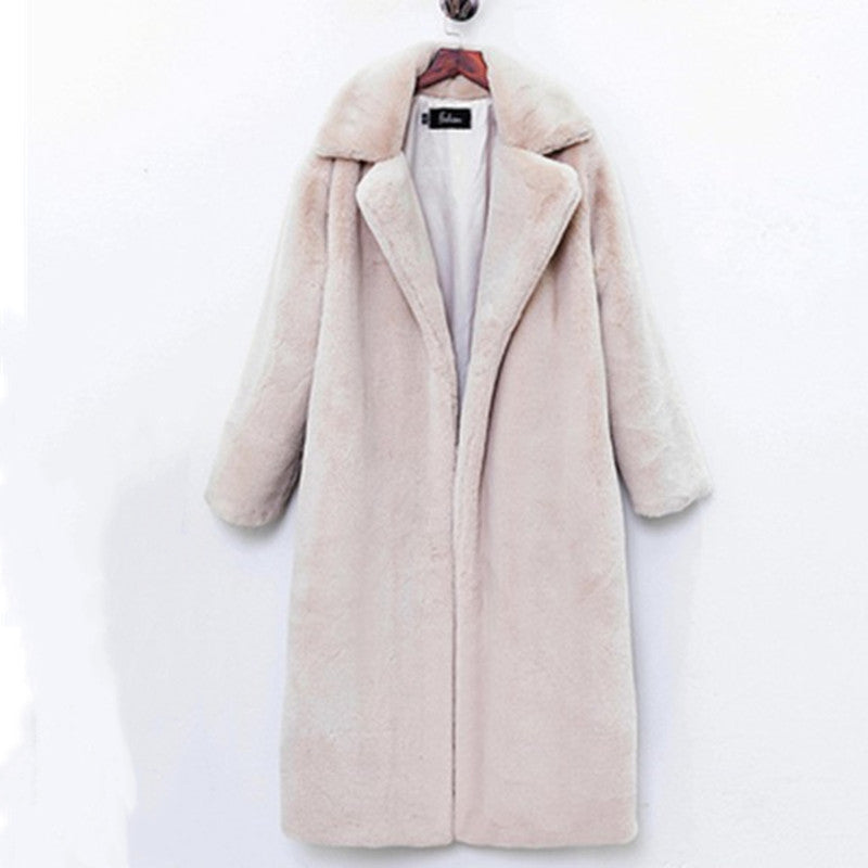 Damen Eleganter und voluminöser Kunstpelzmantel mit breitem Kragen ModeGeist
