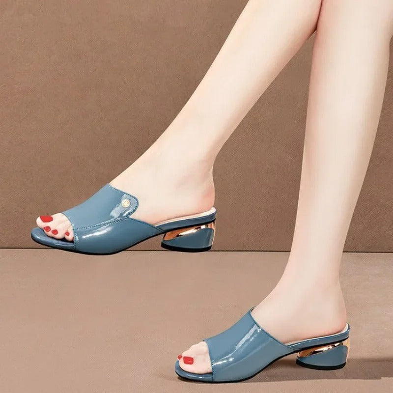 Freya® | Elegante Pantoletten in glänzender Ausführung