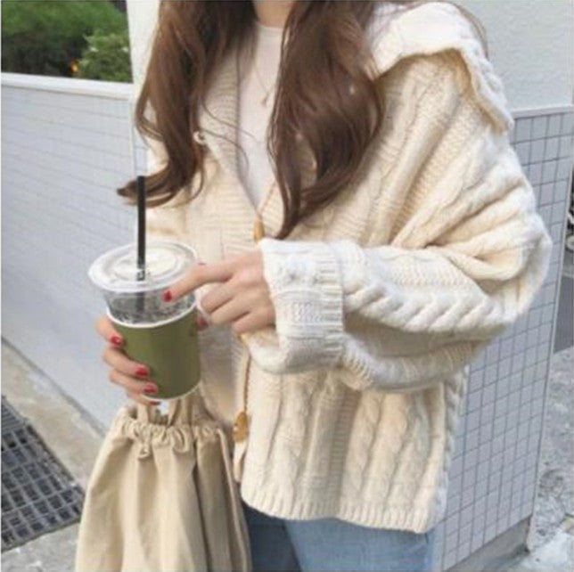 Damen Strickjacke mit voluminösen Ärmeln und detailreicher Zopfmusterung ModeGeist
