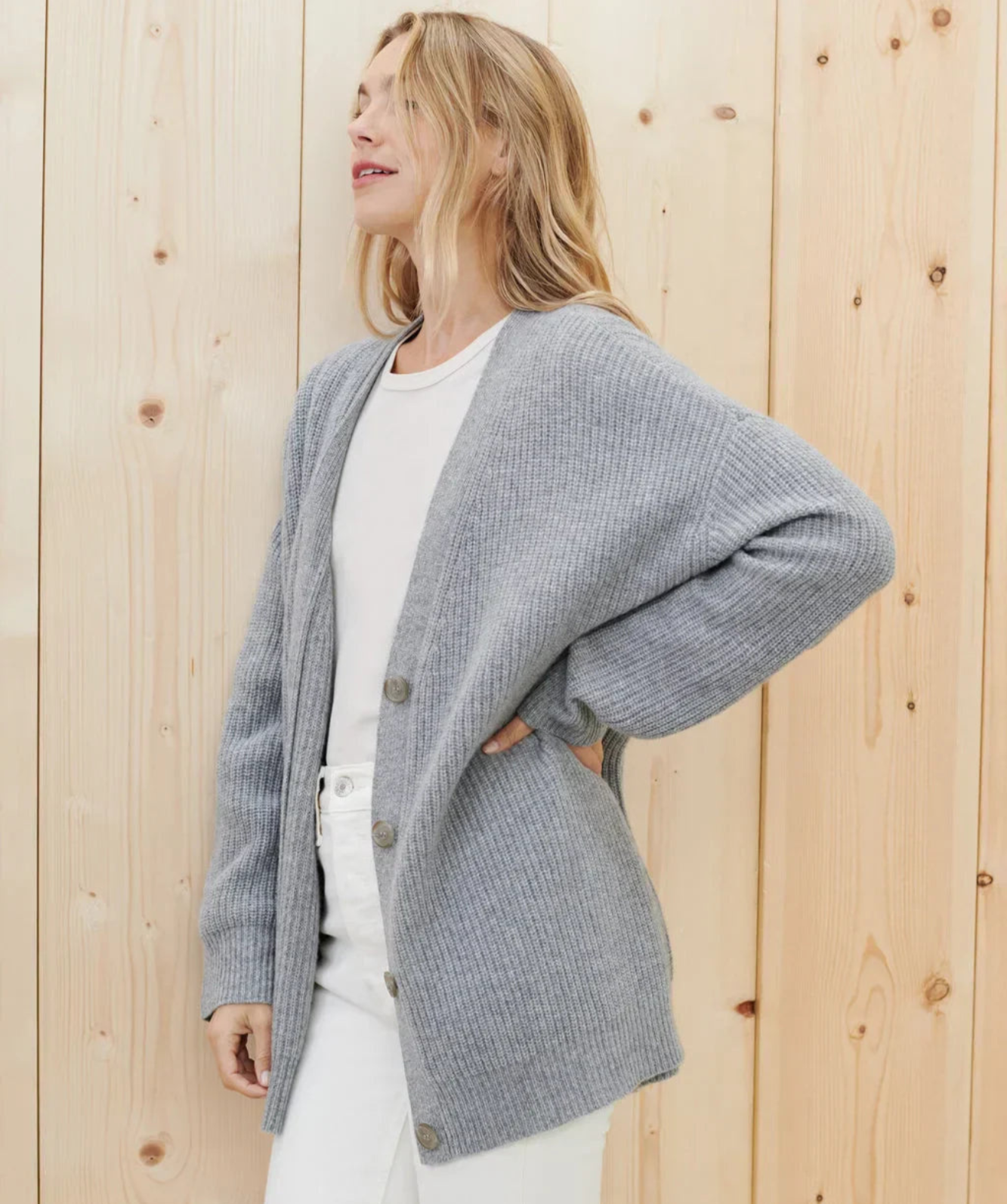 ModeGeist | V-Ausschnitt-Cardigan für Frauen