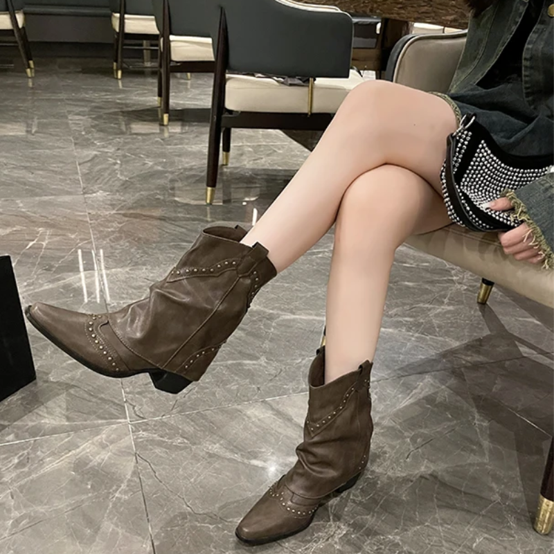 MODEGEIST Damen Western-Stiefel Nieten-Details Mittelhoch