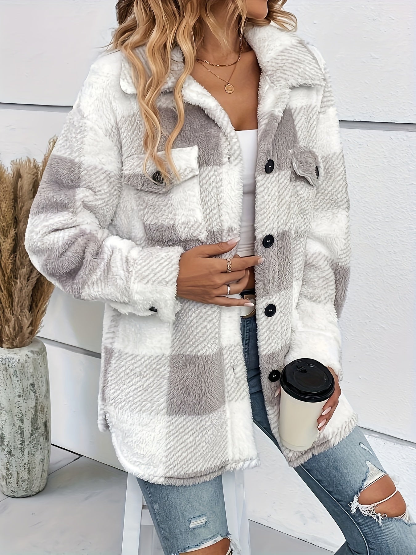 Damenjacke von Reece im karierten Design